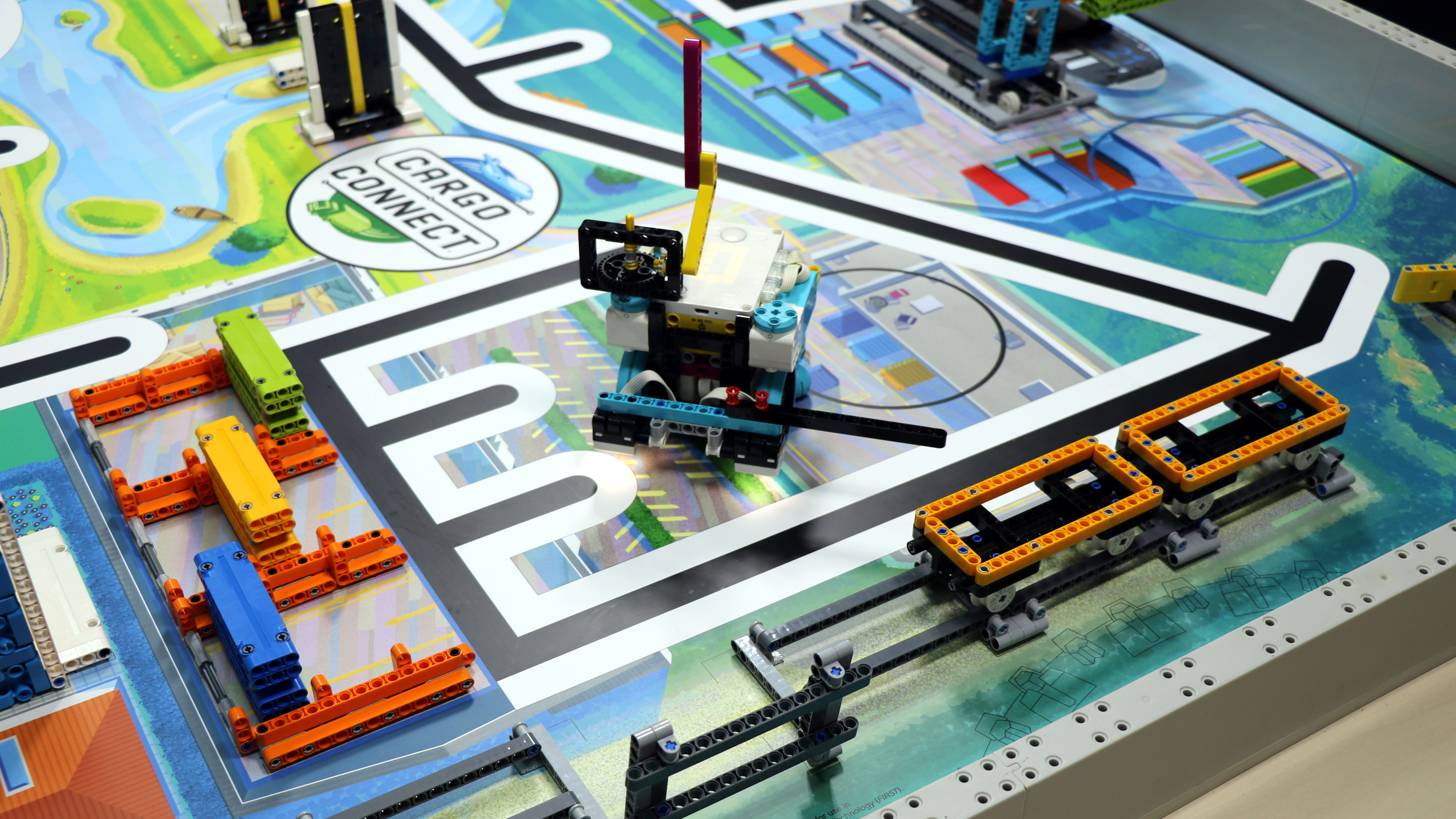 FLL 2021: Use of motion and color sensors for a three-part | FLLCasts