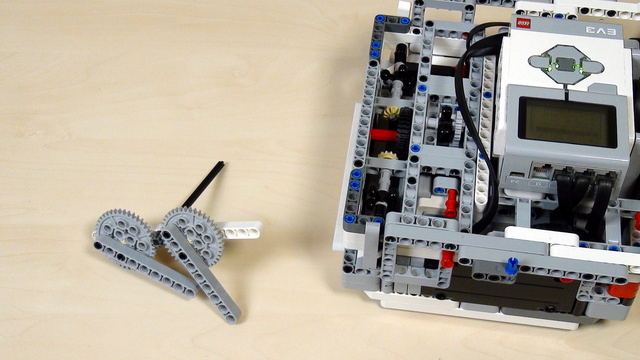 Image for Improving FLL Robot Game. Attachment for lifting using the LARGE 40 teeth gears wheels