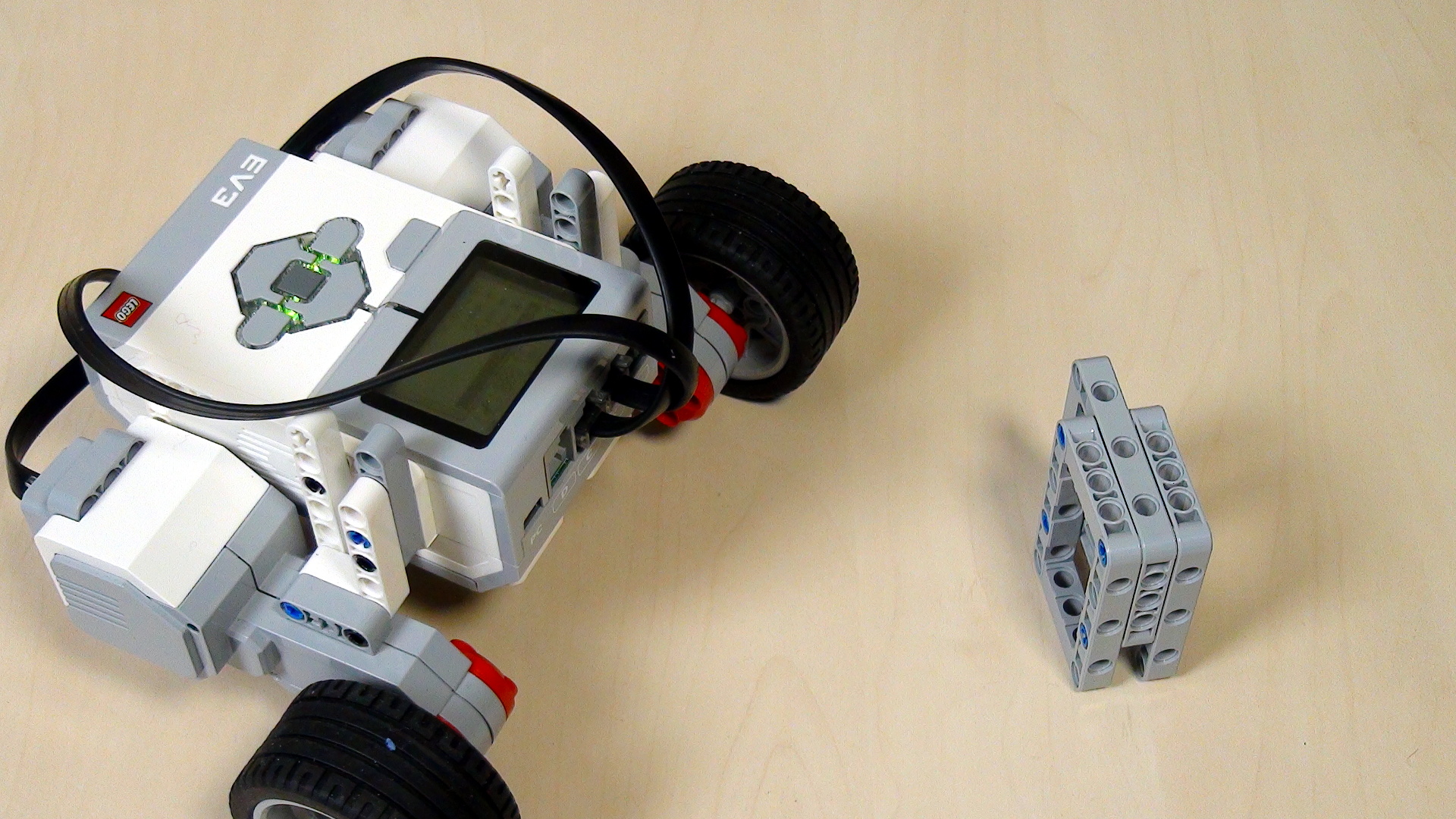 EV3 Phi. Task - bring water with the robot from a dispenser | FLLCasts