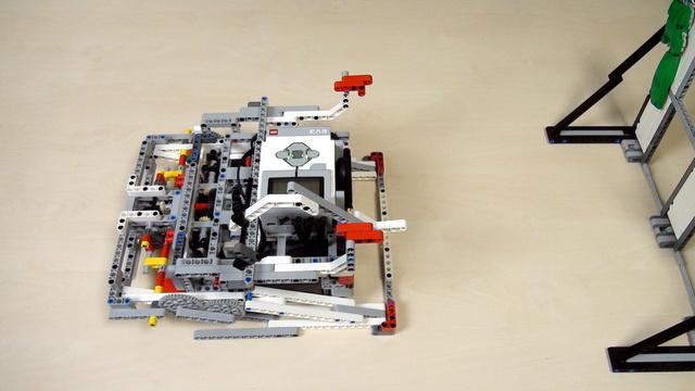 Image for Lifting a Mindstorms LEGO robot