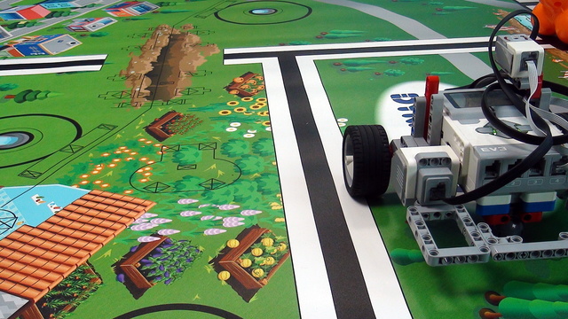 Image for Moving Straight with LEGO Mindstorms EV3 robots 